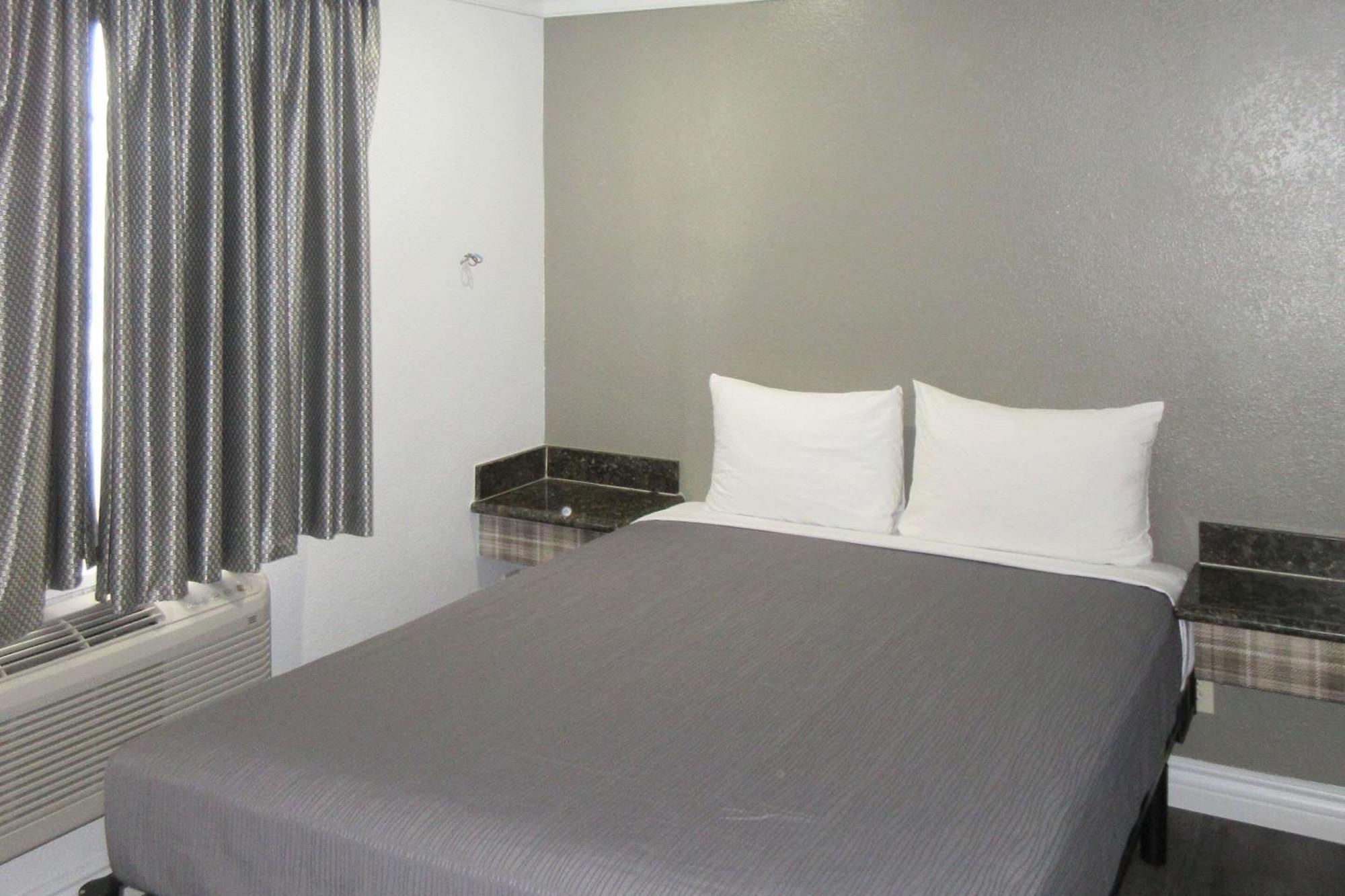 Rodeway Inn Commerce - Los Angeles エクステリア 写真